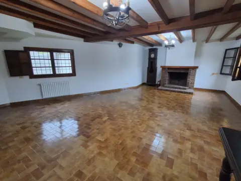 Casa en Pasaje Tornón, Villaviciosa, nº 17