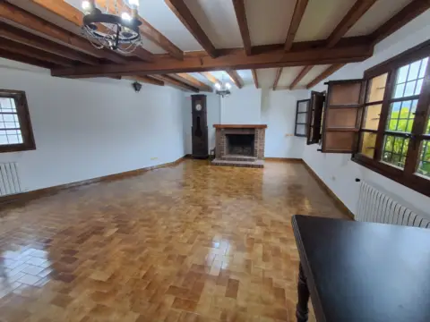 Casa en Pasaje Tornón, Villaviciosa, nº 17