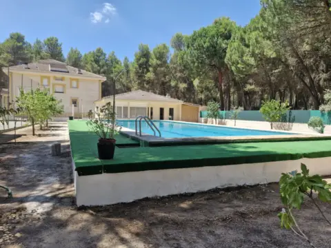 Chalet en Urbanización Pinares del Júcar
