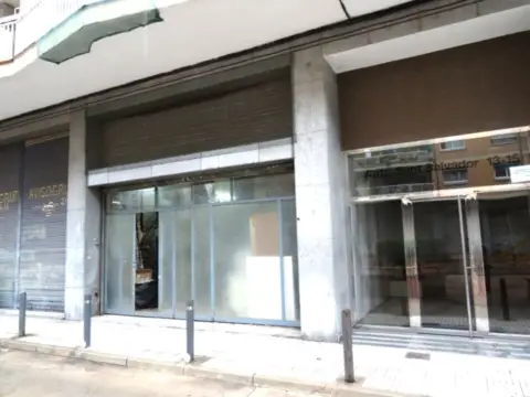 Local comercial en Avinguda de Sant Salvador