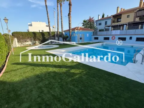 Chalet adosado en Torre de Benagalbón