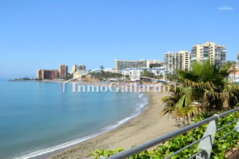 Chalet adosado en calle Tanbello