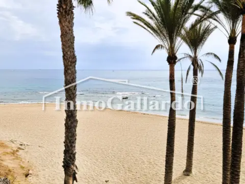 Chalet adosado en calle Tanbello