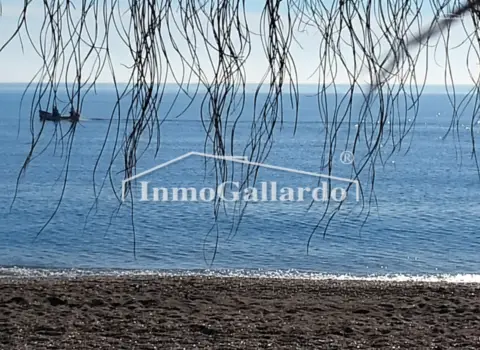 Chalet adosado en calle Tanbello