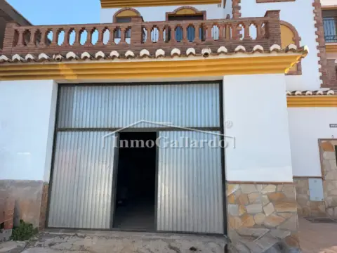 Nave comercial en El Valdés