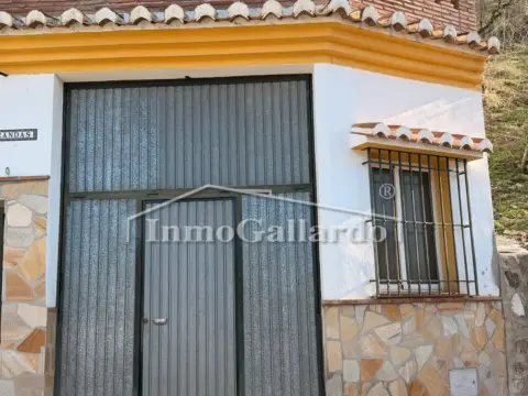 Nave comercial en El Valdés