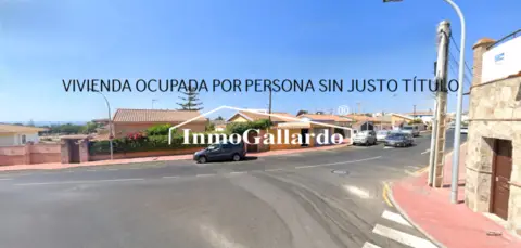Casa pareada en calle de los Rosales