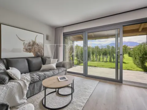 Casa adosada en Carrer Antoni Elias