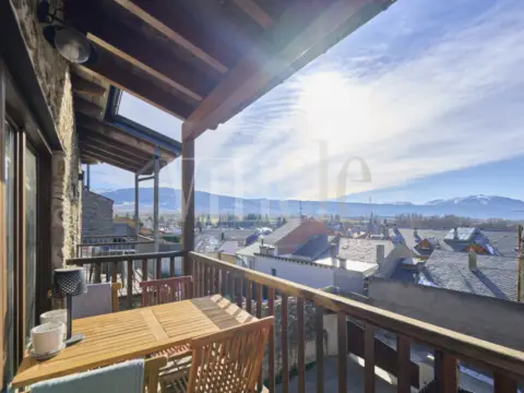 Casa adosada en Carrer Julia Lybica