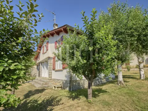 Casa en calle de Las Molleres