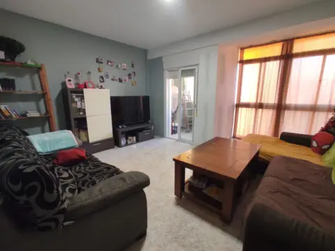 Piso en calle Serrano Fernández