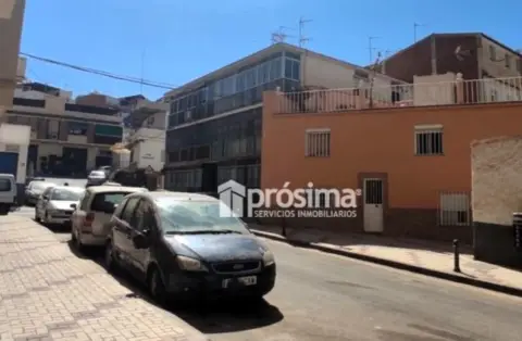 Piso en calle Serrano Fernández