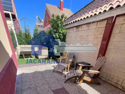 Chalet unifamiliar en calle de la Hierbaluisa