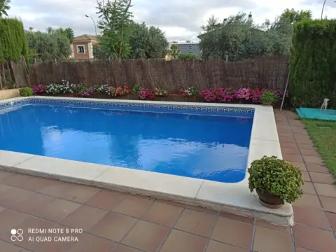 Chalet en calle Jacaranda