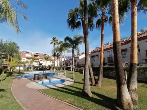 Casa adosada en Los Boliches