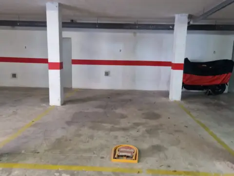 Garatge a Puerto Marina