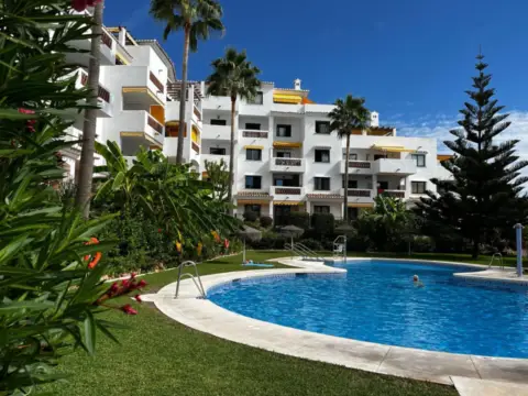 Apartamento en Zona Centro Comercial de Torrequebrada