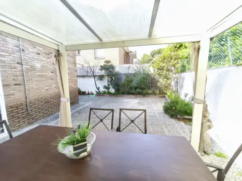 Casa pareada en Carrer de Ventura Gassol