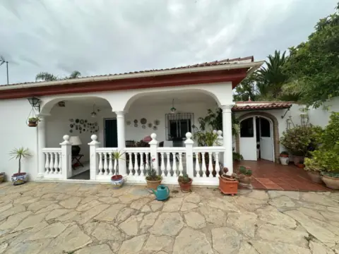 Chalet unifamiliar en Camino de la Cala