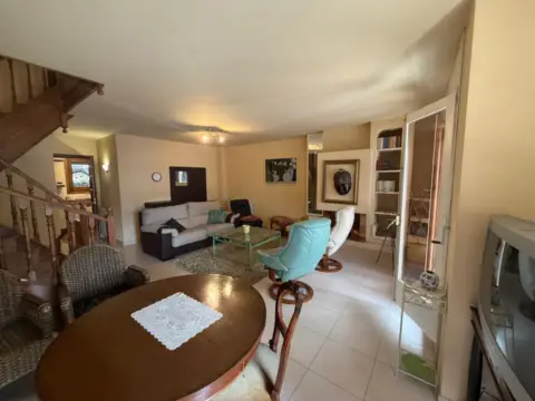 Chalet adosado en calle Engolasters