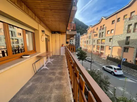 Pis de 3 habitacions en venda a Encamp · 34 de 60