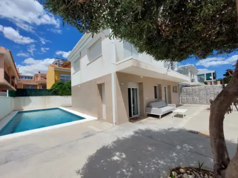 Chalet en calle del Llobarro