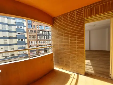 Piso en Avenida de Maisonnave