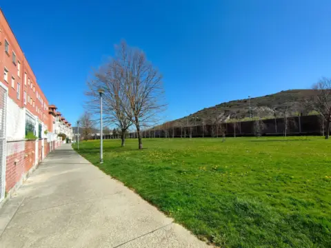 Dúplex en calle del Monte Campamento