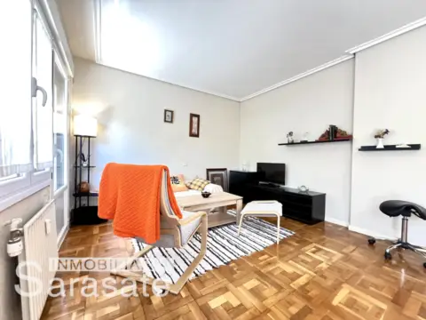 Piso en Avenida de Yerri