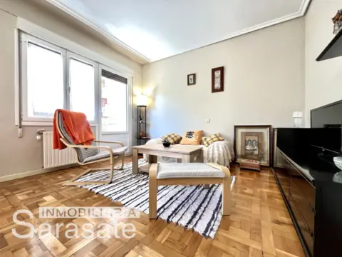 Piso en Avenida de Yerri