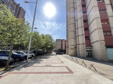 Local comercial en Avenida de Sancho 'El Fuerte', 77