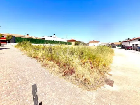 Terreno en calle Merindad de Tudela