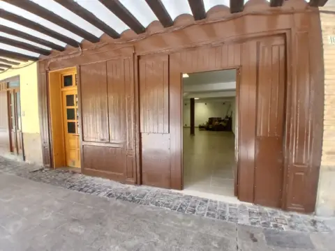 Local comercial en Plaza de Santiago