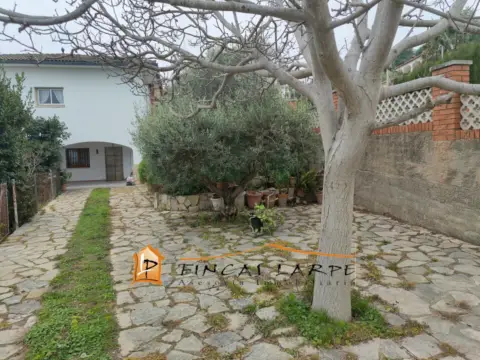 Casa en Urb. Castell de Cabrera