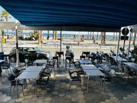 Local comercial en Paseo de la Puerta del Mar, 1