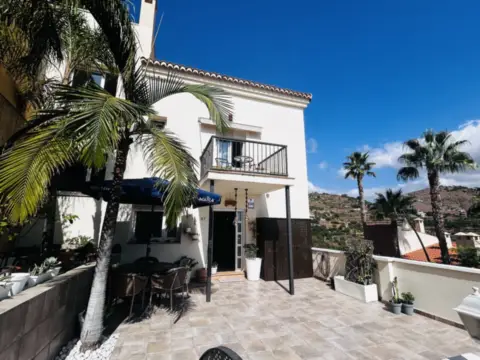 Casa adosada en calle del Citalsol, 1