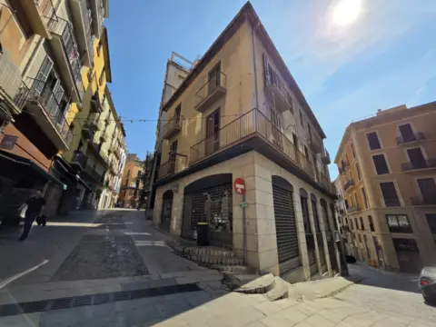 Edificio en Plana de L´Om