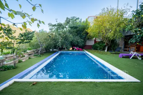 Chalet en calle Mirlo, 13