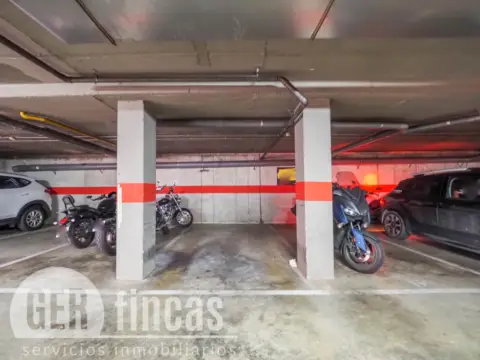 Garage in Avinguda de Madrid, 107