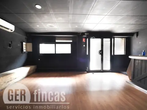 Local comercial en Carrer del Concili Egarenc