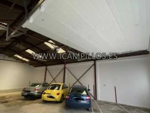 Nave comercial en Ambulatorio - Polideportivo