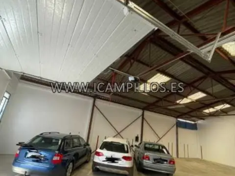 Nave comercial en Ambulatorio - Polideportivo