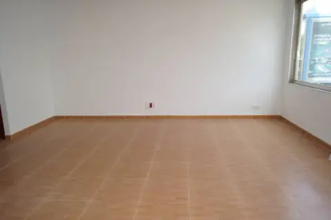 Local comercial en Ambulatorio - Polideportivo