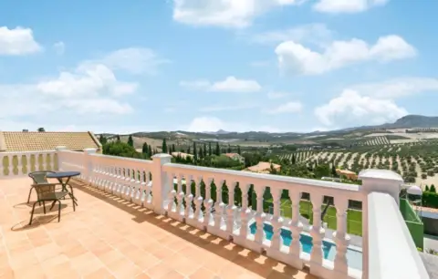 Chalet rústico en Zambudio