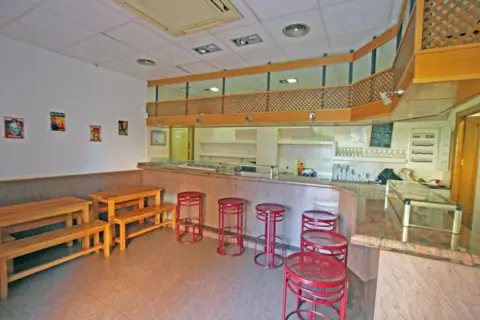 Local comercial en calle Sopetrán