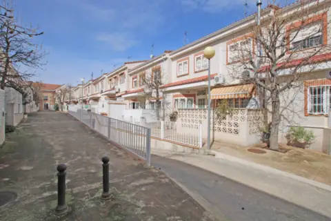Casa adosada en calle de las Alcantarillas