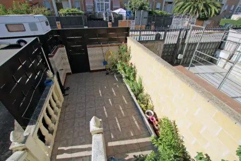 Chalet adosado en calle de Gregorio Corrochano