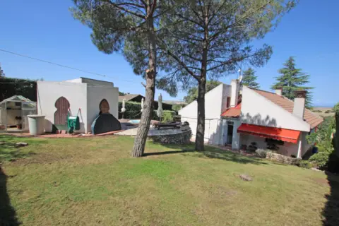 Chalet en calle de las Encinas