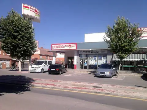 Local comercial a Avenida de los Almendros