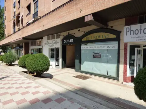 Local comercial en Avenida de Castilla